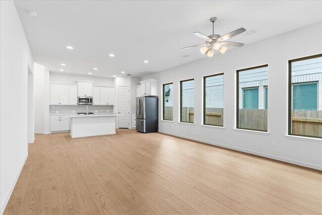 Building Photo - 154 Blackborrow Dr