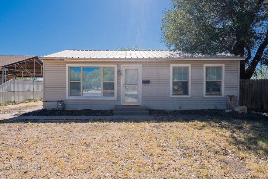 Building Photo - 2349 Highland Ave