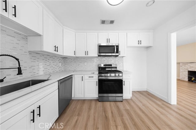 Building Photo - 424 Roosevelt Ave