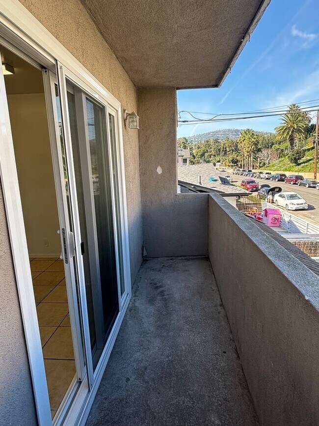 Building Photo - Spacious 4 Bed/2 Bath  Apartment for Rent in San Pedro