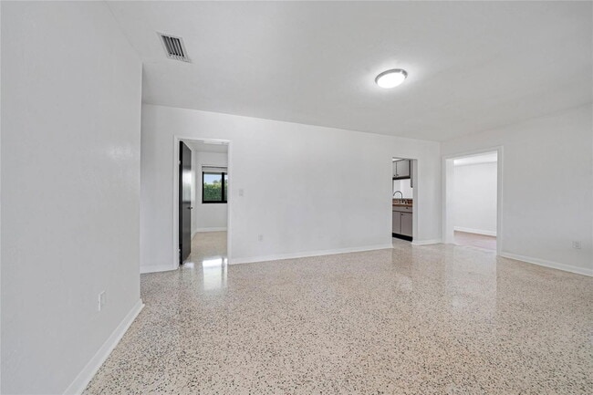 Building Photo - Southeast 9th Court, Hialeah, FL 33010 - 3...