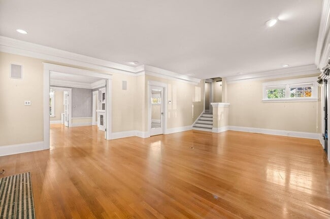 Building Photo - Elegant Grant Park Craftsman with Wine Cel...