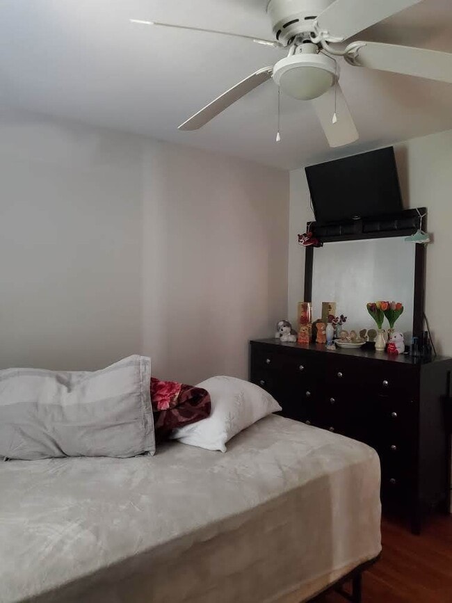 Building Photo - Move-In Today: Awesome 1-Bed, 1-Bath Apartment/Home!