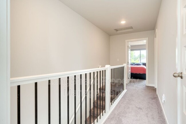 Building Photo - 17854 SW Rudolph Ln