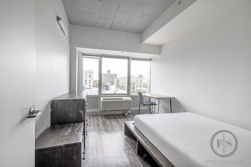 Building Photo - 2450 Arthur Ave