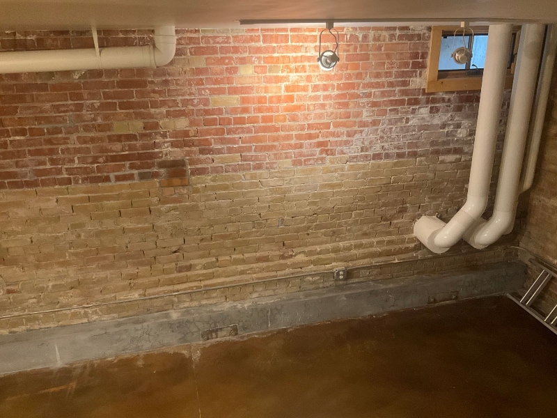 Building Photo - 342 W 200 S