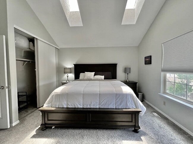 Building Photo - FURNISHED Two Bedroom Two Bath Condo on th...