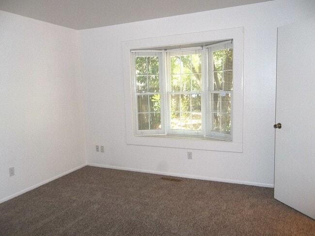 Building Photo - Charming Ranch Home Near the Foothills