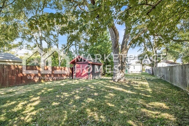 Building Photo - 17097 Lincoln Ave