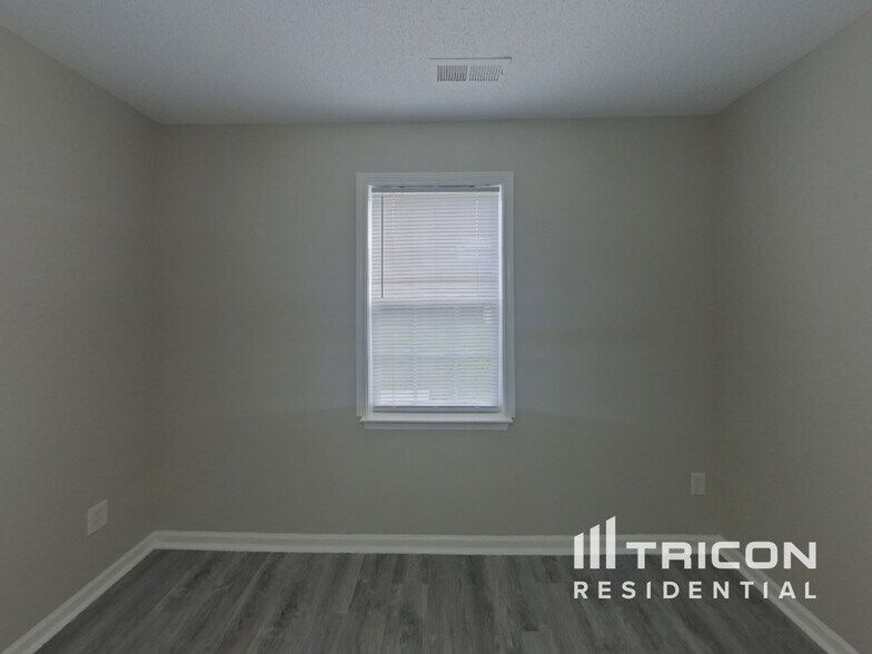 Building Photo - 3912 Chatterleigh Dr