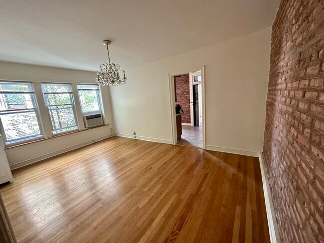 Building Photo - 6631 N Glenwood Ave