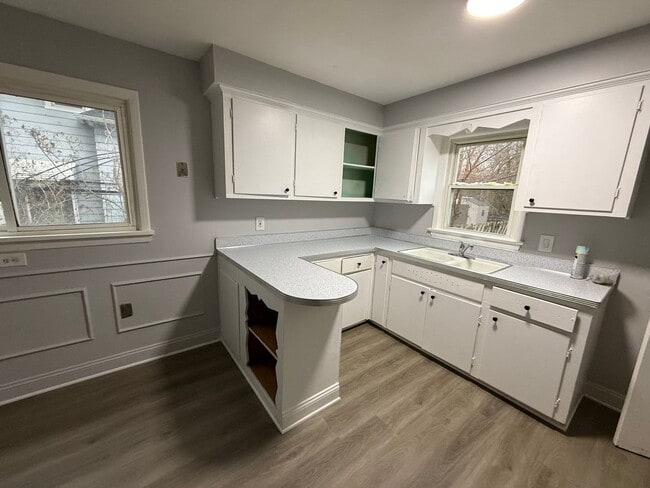 Building Photo - 3bd Single Nottingham Area Section 8