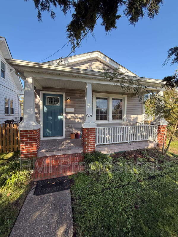 Building Photo - 2859 Lawson St