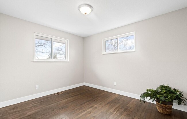Building Photo - 89 W 81st Pl