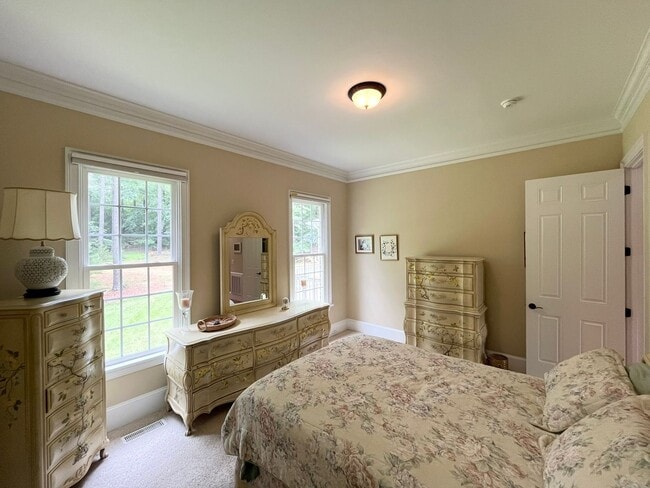 Building Photo - Incredible 4BD, 6.5BA Raleigh Home Near Fa...