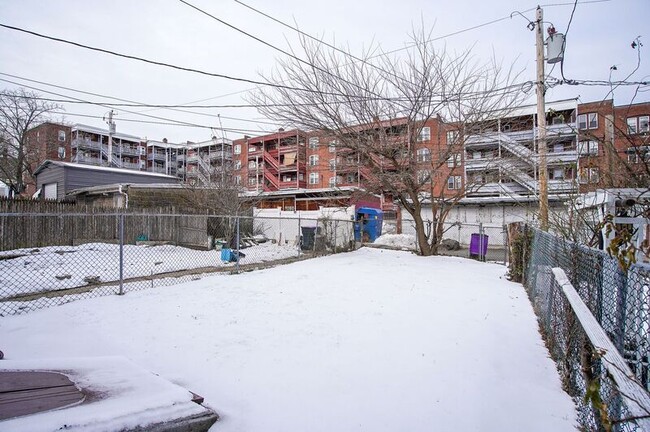 Building Photo - 193 Beech St