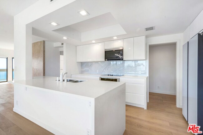 Building Photo - 801 Ocean Ave