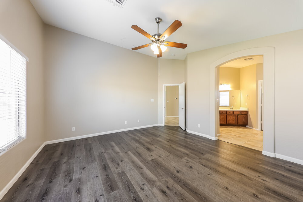 Building Photo - 8748 W Salter Dr