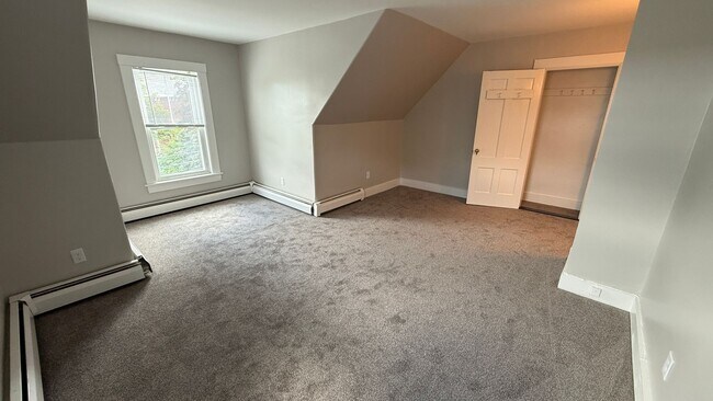 Building Photo - Charming 2-Bedroom w/ Office Apartment in ...