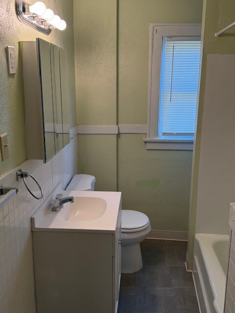 Building Photo - 1172 McKinley St NE