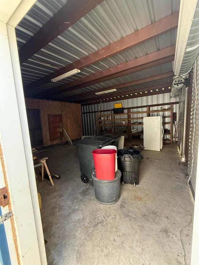 Building Photo - 408 W Main St