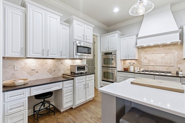 Building Photo - 1306 Jewell Ave