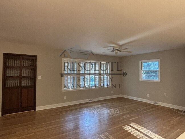 Building Photo - 4812 Radcliff Rd