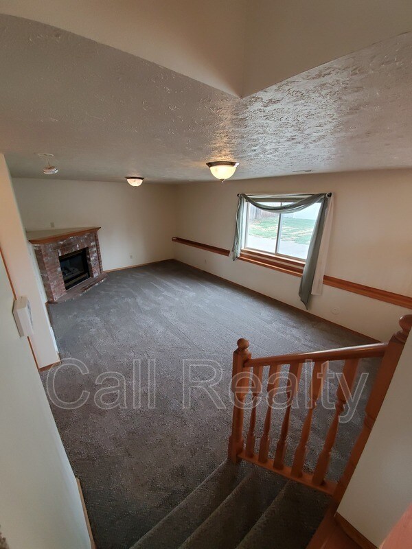 Building Photo - 6311 W Selkirk Ave
