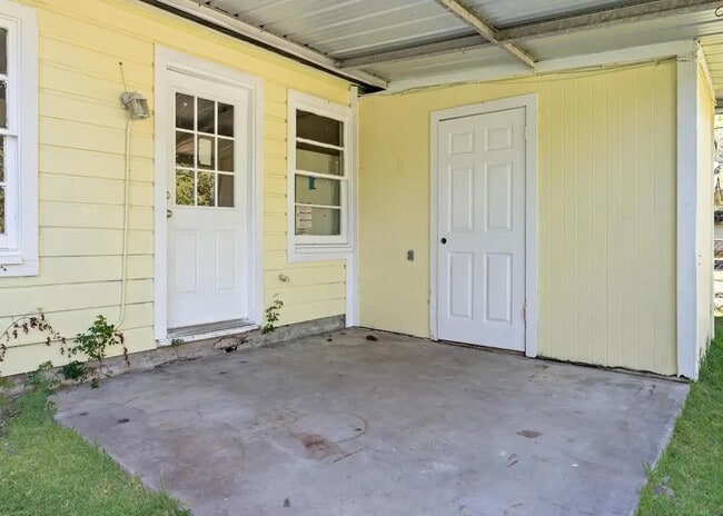 Building Photo - 5470 Spencer Dr