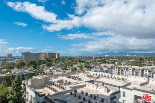 Building Photo - 13700 Marina Pointe Dr