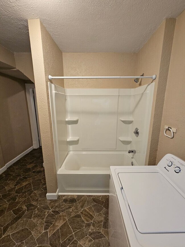 Building Photo - 519 Howard St