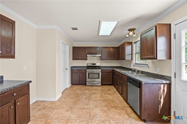 Building Photo - 2110 Garrison Dr