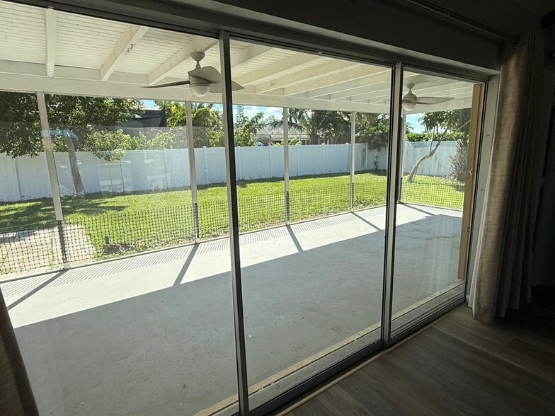 Building Photo - 381 Ortega Ln
