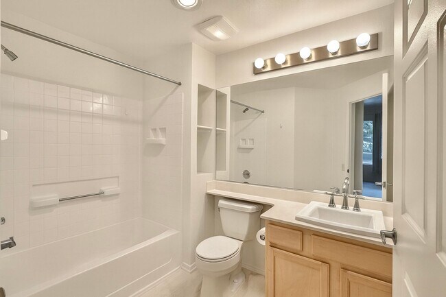 Building Photo - Now Offering December Rent Free!