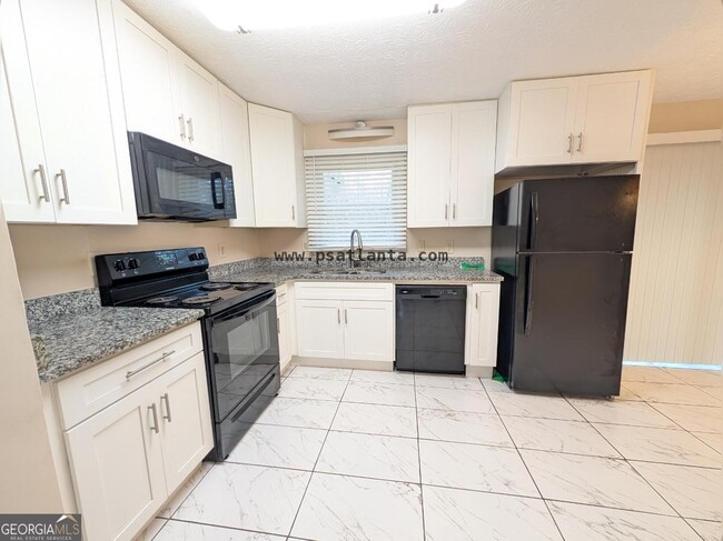 Building Photo - 525 Cedar Wood Ct SW