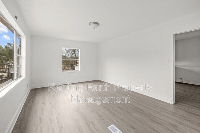 Building Photo - 1808 Brewster Rd