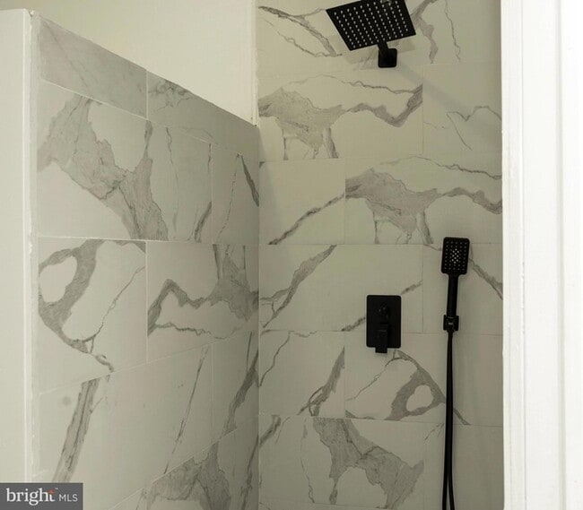 Building Photo - 5723 Delancey St