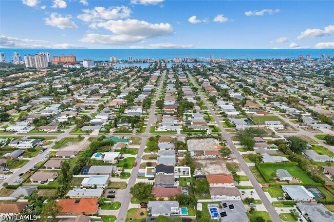 Building Photo - 717 95th Ave N