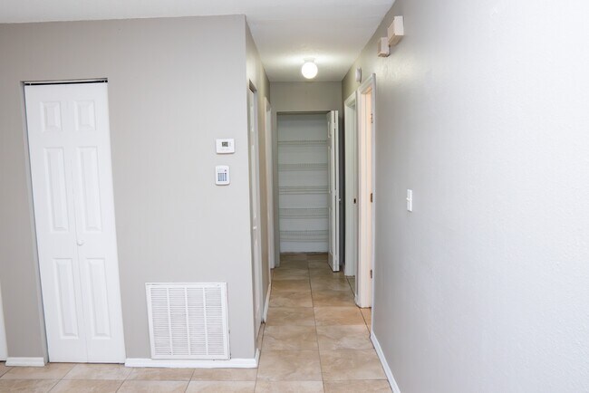 Building Photo - 1483 Elderton Dr