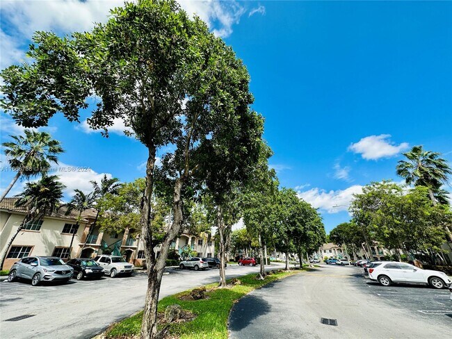 Building Photo - 1320 SE 31st Ct