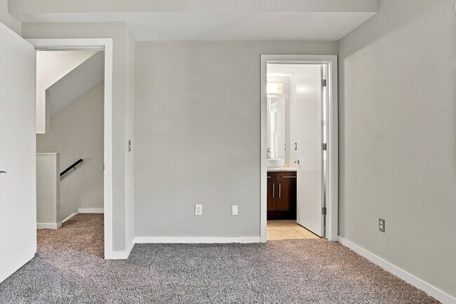 Building Photo - $4,015.95 with $300 Off The First Month's Rent, 3 Beds - 3.5 Baths, Single-Family Home in Denver ...