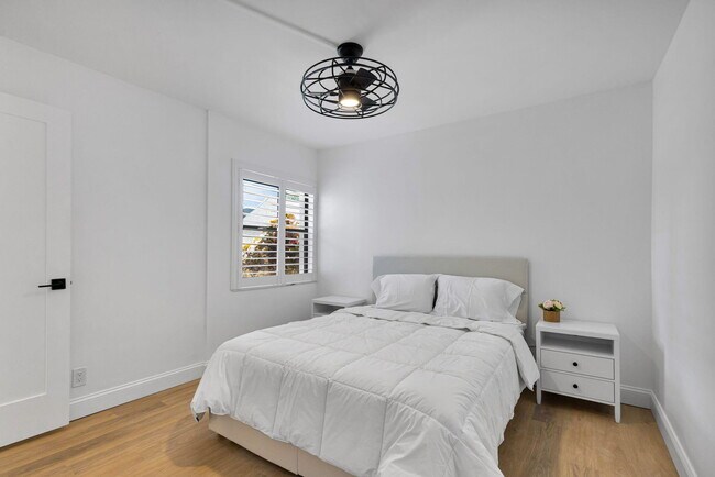 Building Photo - 12911 Briarlake Dr