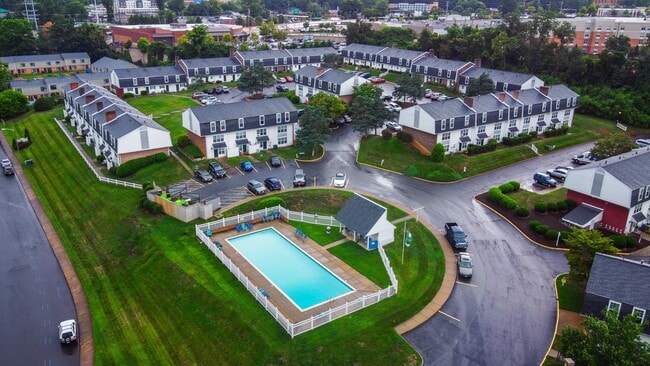 Building Photo - Hearthwood