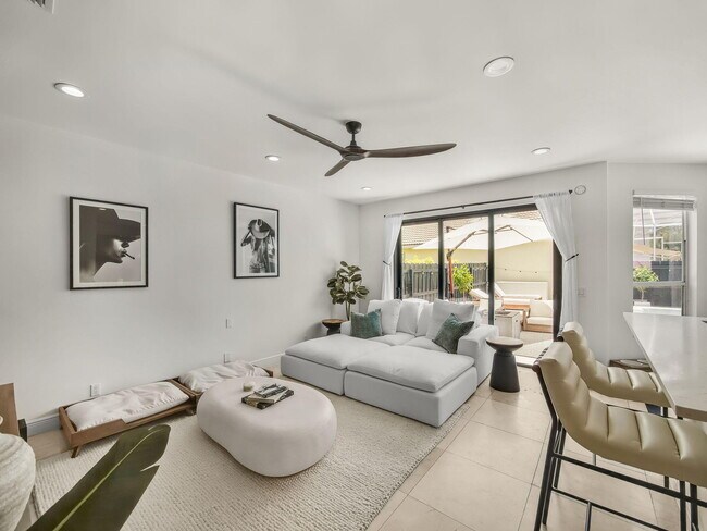 Building Photo - 6017 Newport Village Way