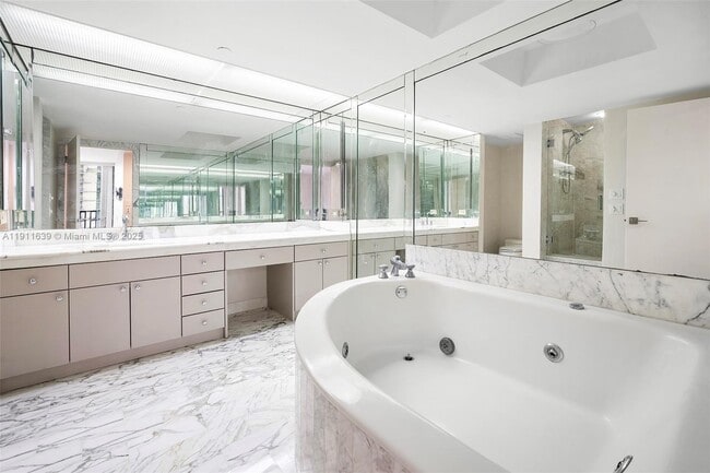 Building Photo - 19707 Turnberry Way