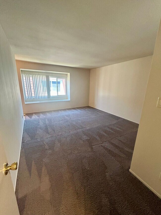 Building Photo - 14205-14211 Doolittle Dr.