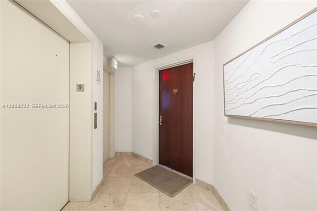 Building Photo - 9559 Collins Ave