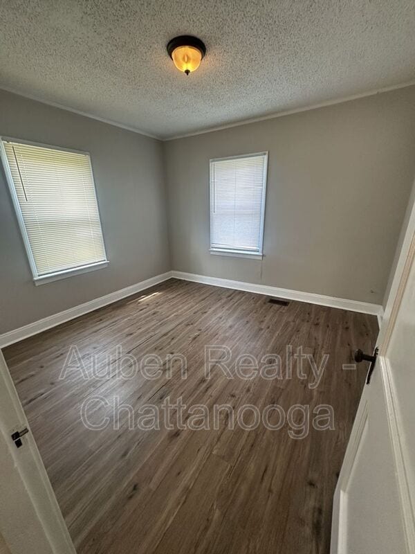 Building Photo - 505 Flegal Ave