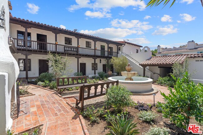 Building Photo - 1308 N Harper Ave