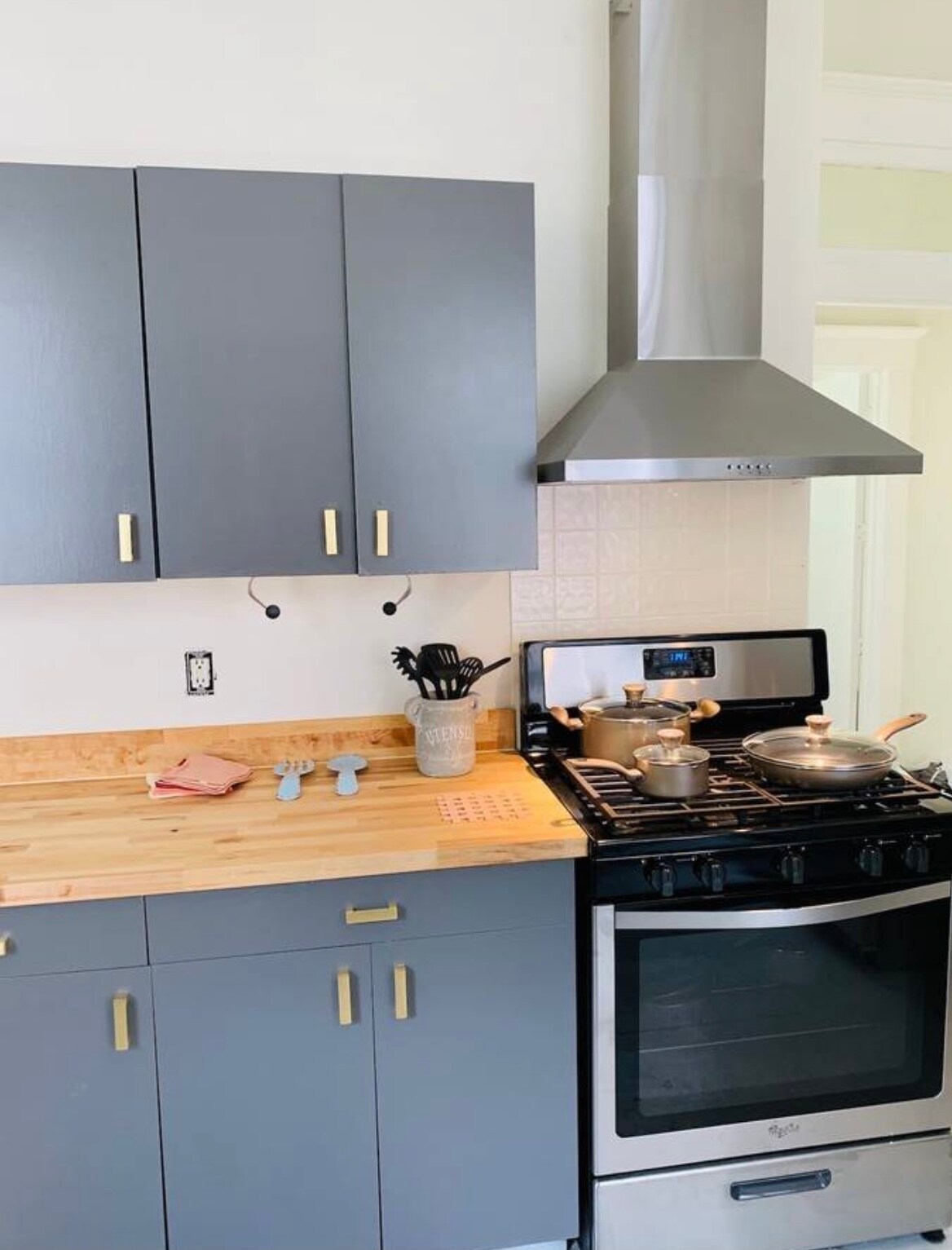 Building Photo - 2206 Bull St